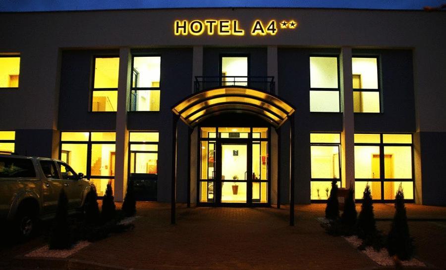 Hotel A4 Mop Kepnica Явожно Екстер'єр фото
